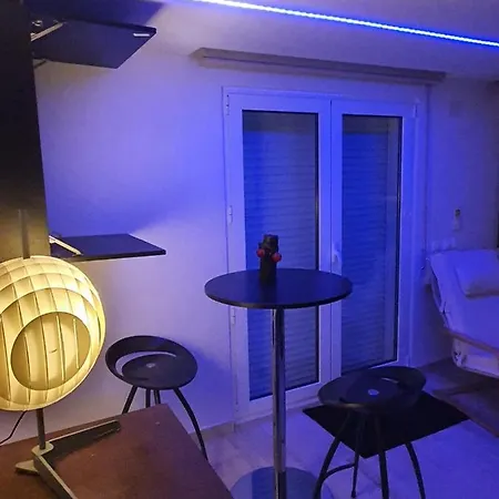 Apartament Macrisbete 4