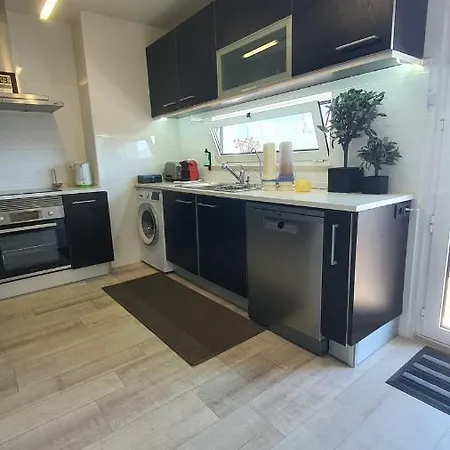 Apartment Macrisbete 4 *