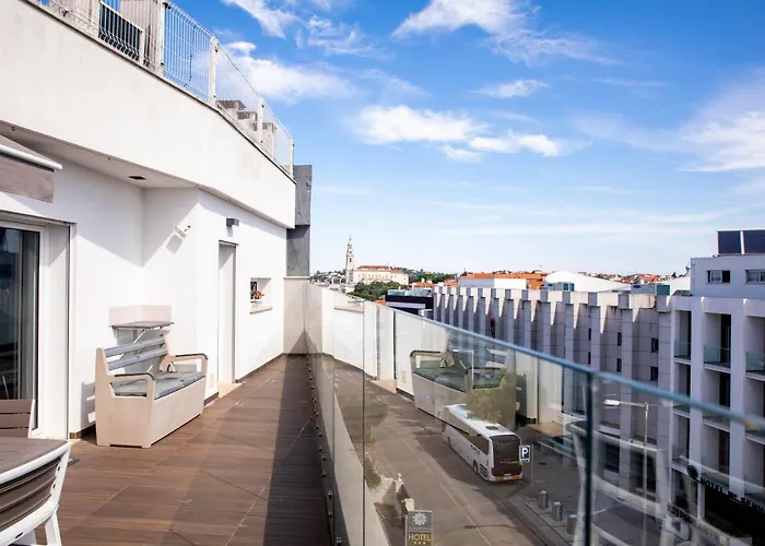 شقة Macrisbete 4 *